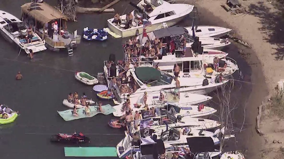 Jobbie Nooner parties on despite pandemic on Lake St. Clair